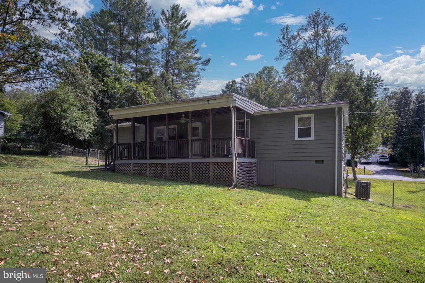 6709 REINDEER CT, FREDERICKSBURG, Virginia 22407, 3 Bedrooms Bedrooms, 7 Rooms Rooms,2 BathroomsBathrooms,Residential,For sale,6709 REINDEER CT,VASP2036426 MLS # VASP2036426