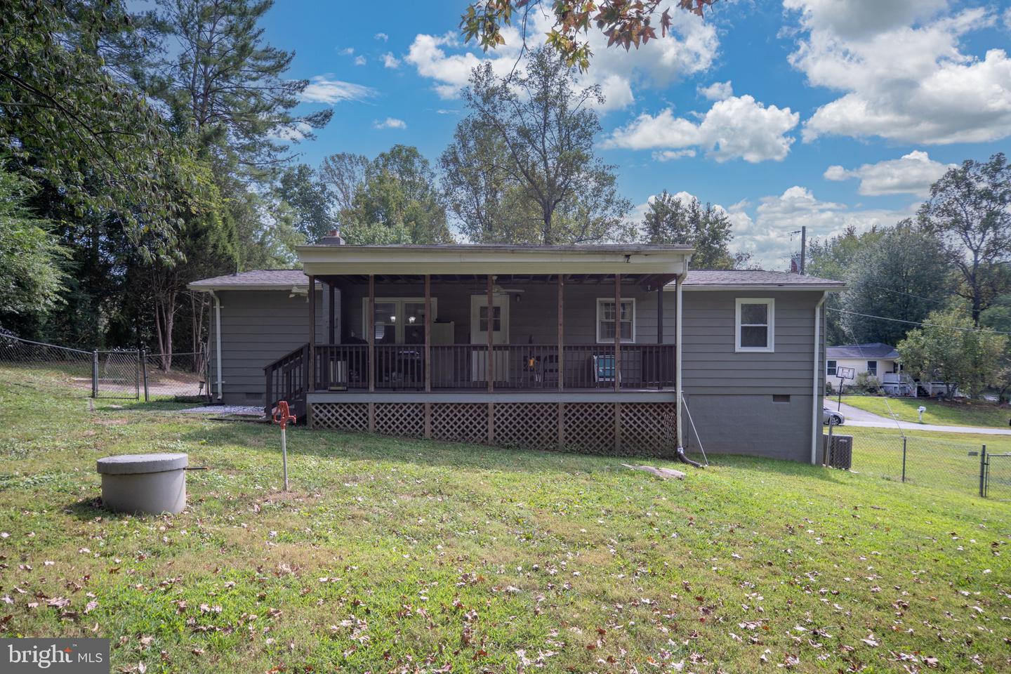 6709 REINDEER CT, FREDERICKSBURG, Virginia 22407, 3 Bedrooms Bedrooms, 7 Rooms Rooms,2 BathroomsBathrooms,Residential,For sale,6709 REINDEER CT,VASP2036426 MLS # VASP2036426