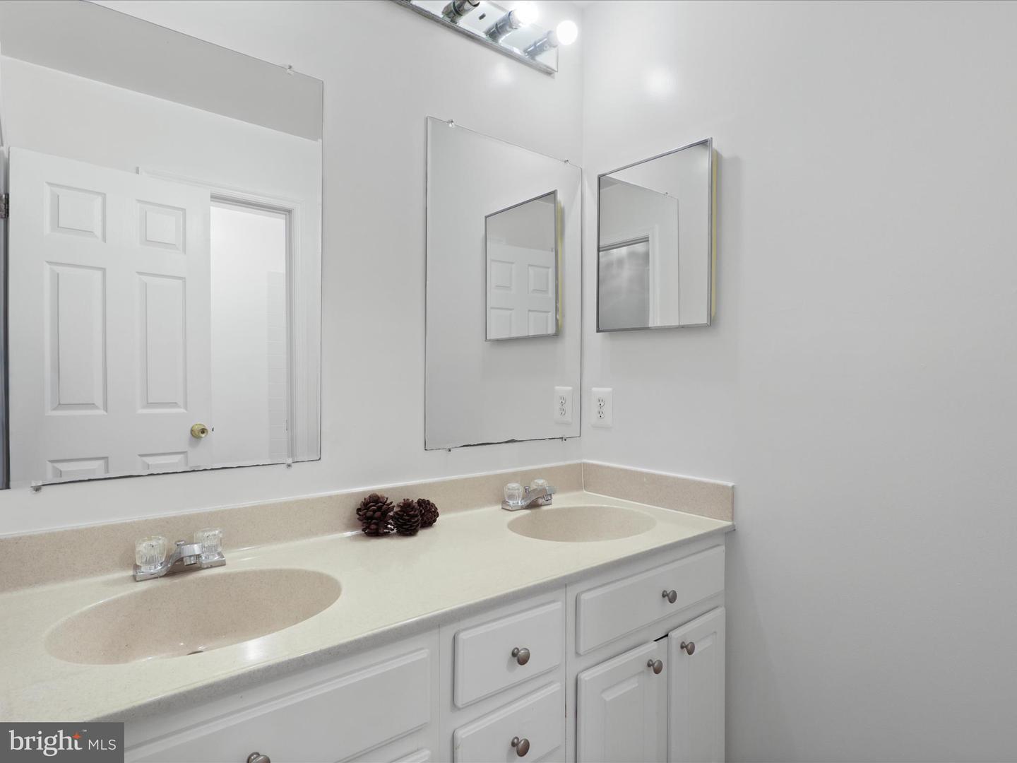 7511 MELTON CT, GAINESVILLE, Virginia 20155, 4 Bedrooms Bedrooms, ,2 BathroomsBathrooms,Residential,For sale,7511 MELTON CT,VAPW2104634 MLS # VAPW2104634