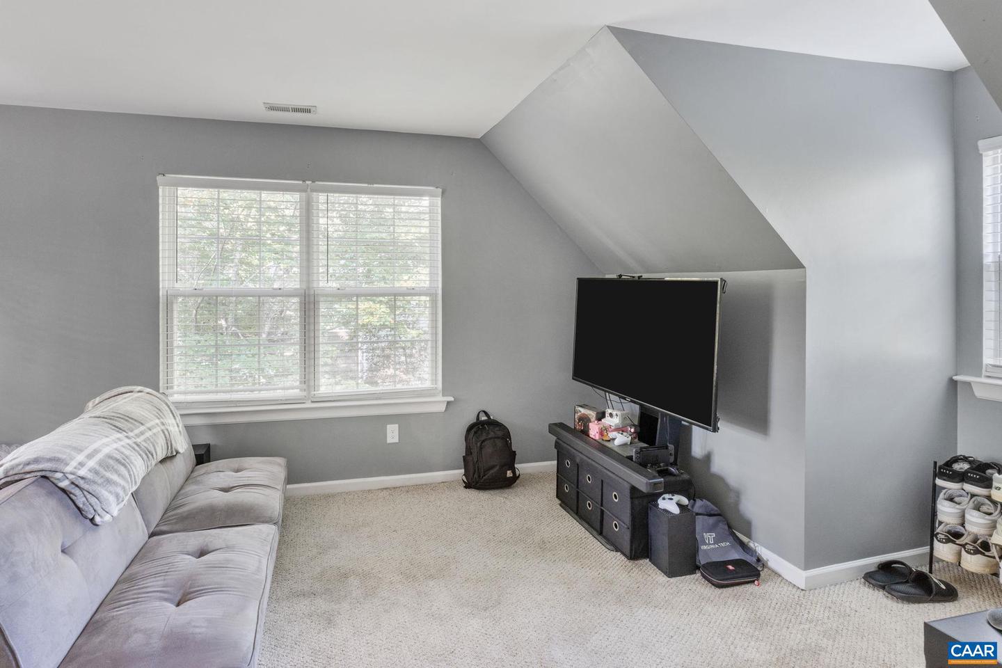 64 WOODLAWN DR, PALMYRA, Virginia 22963, 4 Bedrooms Bedrooms, ,2 BathroomsBathrooms,Residential,For sale,64 WOODLAWN DR,669305 MLS # 669305