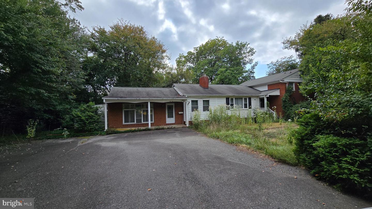 244 OLD COURTHOUSE RD NE, VIENNA, Virginia 22180, 4 Bedrooms Bedrooms, ,4 BathroomsBathrooms,Residential,For sale,244 OLD COURTHOUSE RD NE,VAFX2269008 MLS # VAFX2269008