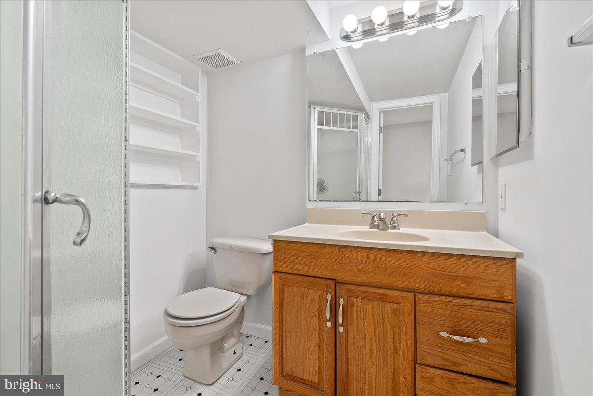 4600 STRATHBLANE PL, ALEXANDRIA, Virginia 22304, 4 Bedrooms Bedrooms, ,3 BathroomsBathrooms,Residential,For sale,4600 STRATHBLANE PL,VAAX2050102 MLS # VAAX2050102