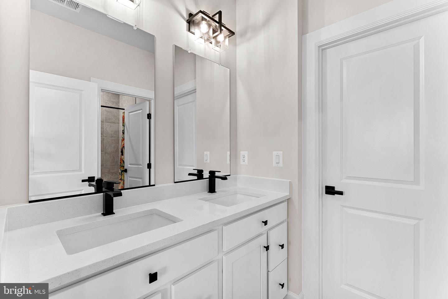 19404 COTHECHNEY PL, LEESBURG, Virginia 20175, 5 Bedrooms Bedrooms, ,4 BathroomsBathrooms,Residential,For sale,19404 COTHECHNEY PL,VALO2107562 MLS # VALO2107562