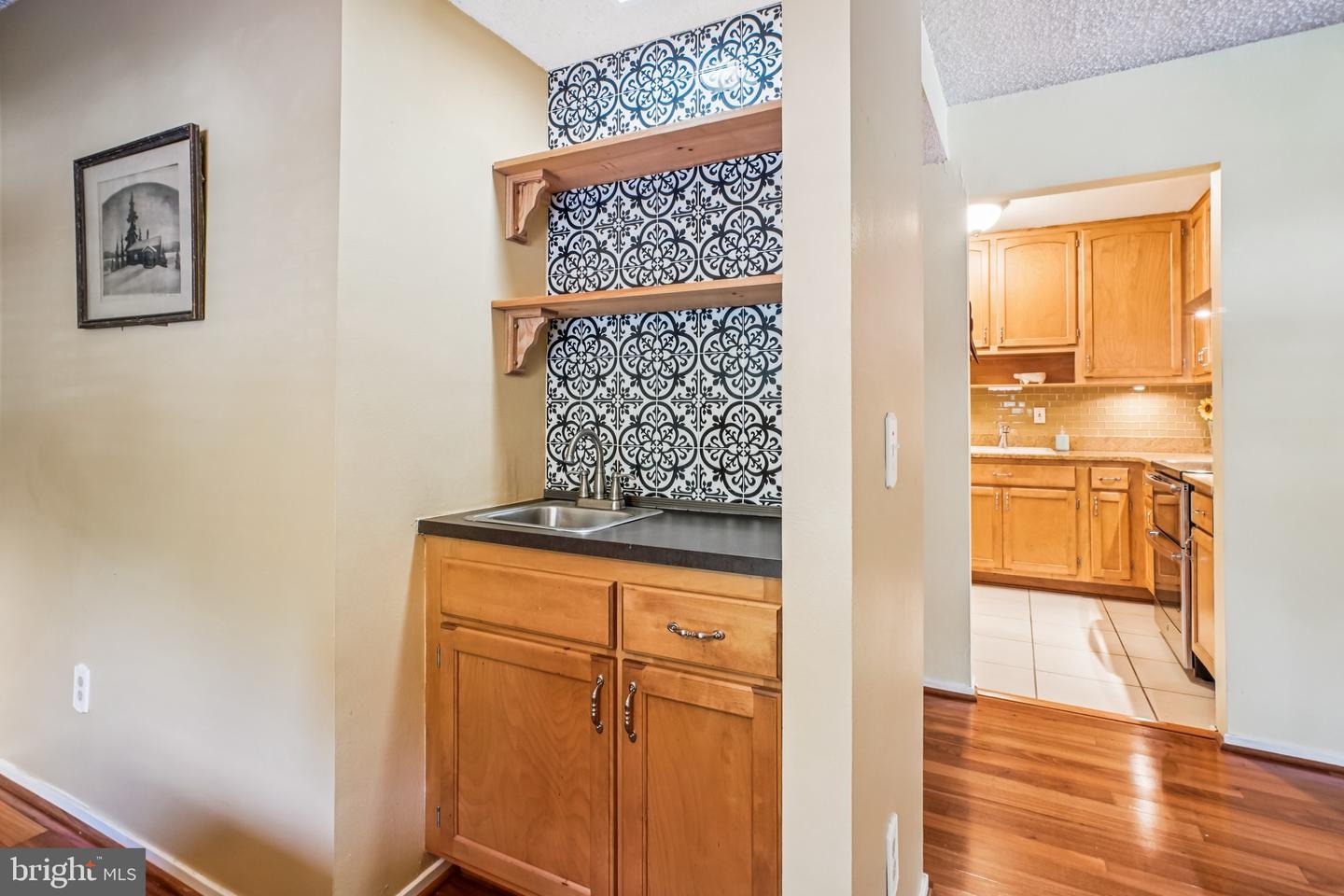 6101 EDSALL RD #402, ALEXANDRIA, Virginia 22304, 2 Bedrooms Bedrooms, ,2 BathroomsBathrooms,Residential,For sale,6101 EDSALL RD #402,VAAX2050182 MLS # VAAX2050182 6101 EDSALL RD #402, ALEXANDRIA, Virginia 22304, 2 Bedrooms Bedrooms, ,2 BathroomsBathrooms,Residential,For sale,6101 EDSALL RD #402,VAAX2050182 MLS # VAAX2050182