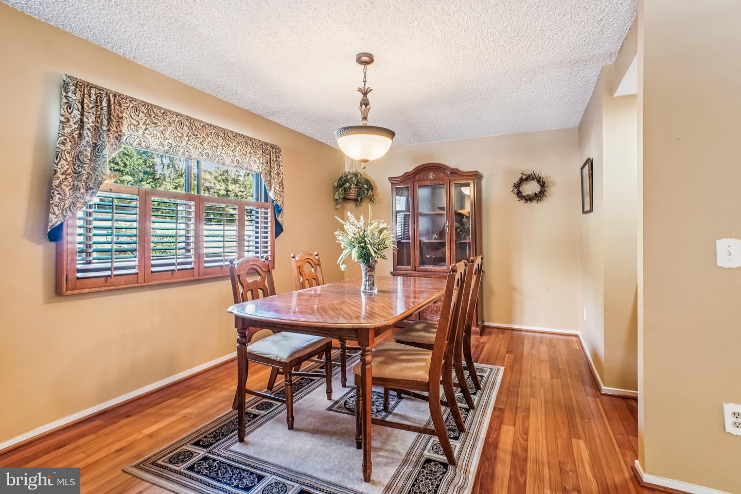 6101 EDSALL RD #402, ALEXANDRIA, Virginia 22304, 2 Bedrooms Bedrooms, ,2 BathroomsBathrooms,Residential,For sale,6101 EDSALL RD #402,VAAX2050182 MLS # VAAX2050182 6101 EDSALL RD #402, ALEXANDRIA, Virginia 22304, 2 Bedrooms Bedrooms, ,2 BathroomsBathrooms,Residential,For sale,6101 EDSALL RD #402,VAAX2050182 MLS # VAAX2050182