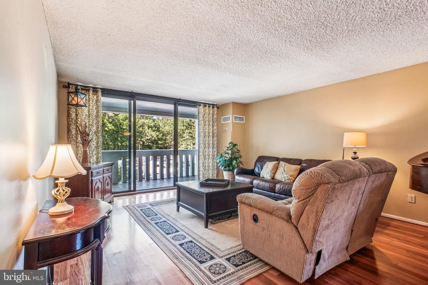 6101 EDSALL RD #402, ALEXANDRIA, Virginia 22304, 2 Bedrooms Bedrooms, ,2 BathroomsBathrooms,Residential,For sale,6101 EDSALL RD #402,VAAX2050182 MLS # VAAX2050182 6101 EDSALL RD #402, ALEXANDRIA, Virginia 22304, 2 Bedrooms Bedrooms, ,2 BathroomsBathrooms,Residential,For sale,6101 EDSALL RD #402,VAAX2050182 MLS # VAAX2050182