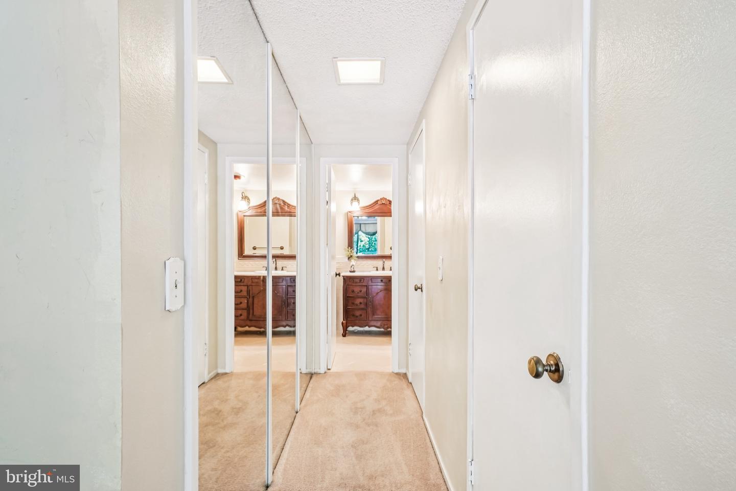 6101 EDSALL RD #402, ALEXANDRIA, Virginia 22304, 2 Bedrooms Bedrooms, ,2 BathroomsBathrooms,Residential,For sale,6101 EDSALL RD #402,VAAX2050182 MLS # VAAX2050182 6101 EDSALL RD #402, ALEXANDRIA, Virginia 22304, 2 Bedrooms Bedrooms, ,2 BathroomsBathrooms,Residential,For sale,6101 EDSALL RD #402,VAAX2050182 MLS # VAAX2050182