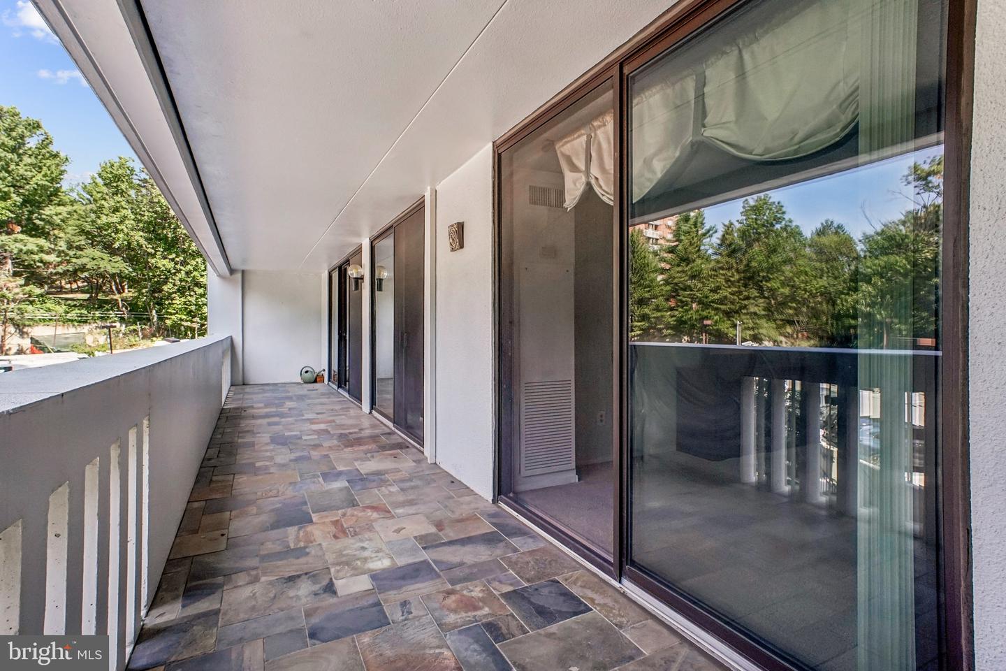 6101 EDSALL RD #402, ALEXANDRIA, Virginia 22304, 2 Bedrooms Bedrooms, ,2 BathroomsBathrooms,Residential,For sale,6101 EDSALL RD #402,VAAX2050182 MLS # VAAX2050182 6101 EDSALL RD #402, ALEXANDRIA, Virginia 22304, 2 Bedrooms Bedrooms, ,2 BathroomsBathrooms,Residential,For sale,6101 EDSALL RD #402,VAAX2050182 MLS # VAAX2050182