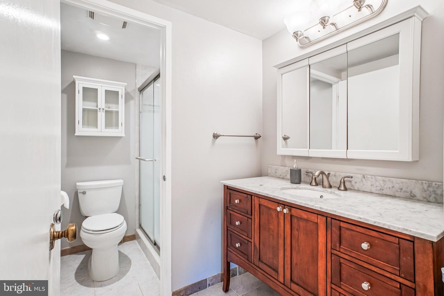 6101 EDSALL RD #402, ALEXANDRIA, Virginia 22304, 2 Bedrooms Bedrooms, ,2 BathroomsBathrooms,Residential,For sale,6101 EDSALL RD #402,VAAX2050182 MLS # VAAX2050182 6101 EDSALL RD #402, ALEXANDRIA, Virginia 22304, 2 Bedrooms Bedrooms, ,2 BathroomsBathrooms,Residential,For sale,6101 EDSALL RD #402,VAAX2050182 MLS # VAAX2050182