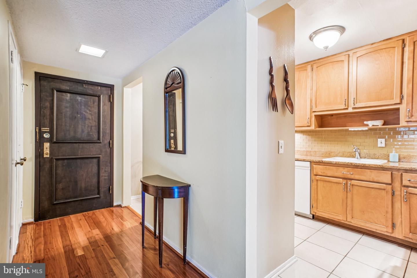 6101 EDSALL RD #402, ALEXANDRIA, Virginia 22304, 2 Bedrooms Bedrooms, ,2 BathroomsBathrooms,Residential,For sale,6101 EDSALL RD #402,VAAX2050182 MLS # VAAX2050182 6101 EDSALL RD #402, ALEXANDRIA, Virginia 22304, 2 Bedrooms Bedrooms, ,2 BathroomsBathrooms,Residential,For sale,6101 EDSALL RD #402,VAAX2050182 MLS # VAAX2050182