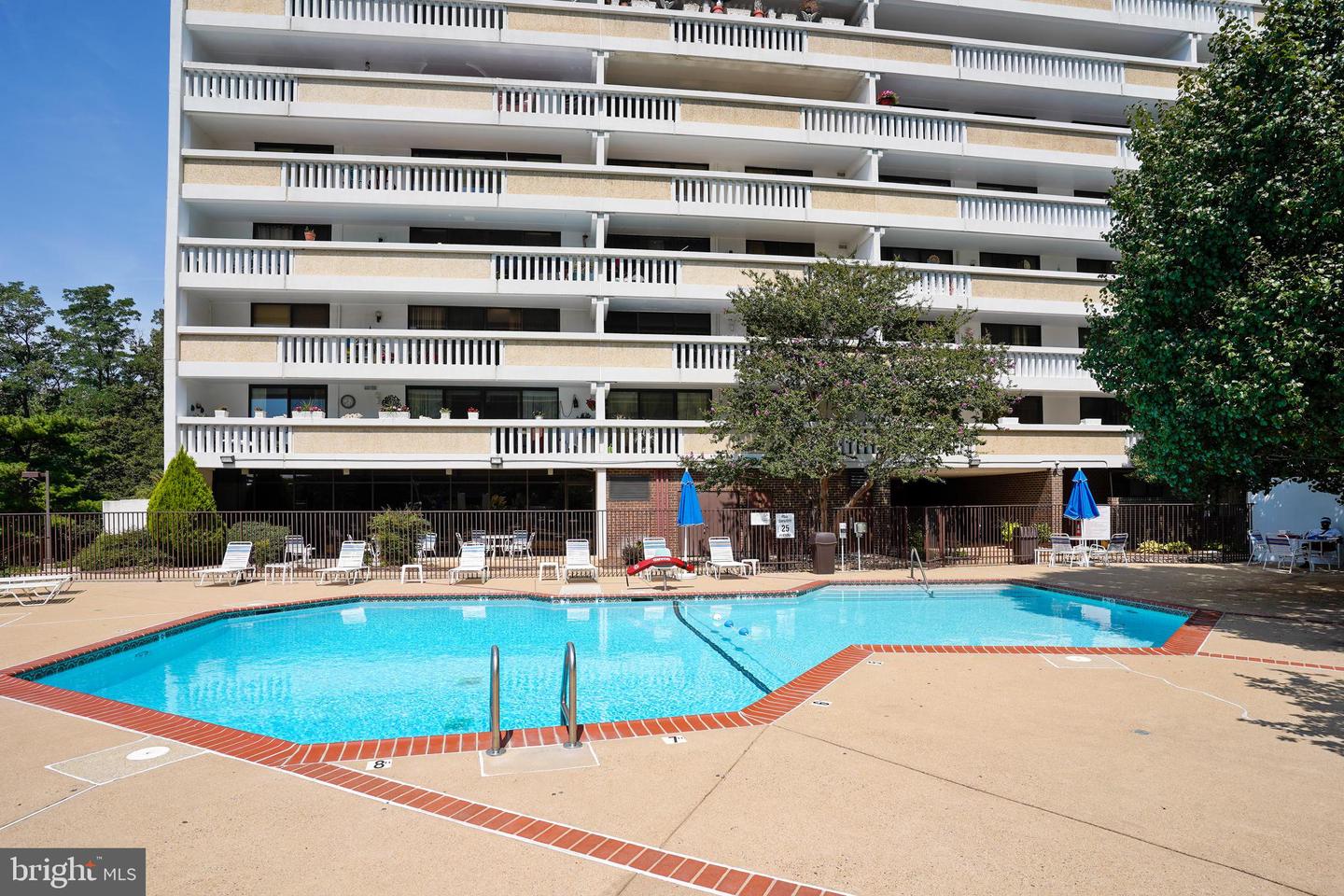 6101 EDSALL RD #402, ALEXANDRIA, Virginia 22304, 2 Bedrooms Bedrooms, ,2 BathroomsBathrooms,Residential,For sale,6101 EDSALL RD #402,VAAX2050182 MLS # VAAX2050182 6101 EDSALL RD #402, ALEXANDRIA, Virginia 22304, 2 Bedrooms Bedrooms, ,2 BathroomsBathrooms,Residential,For sale,6101 EDSALL RD #402,VAAX2050182 MLS # VAAX2050182