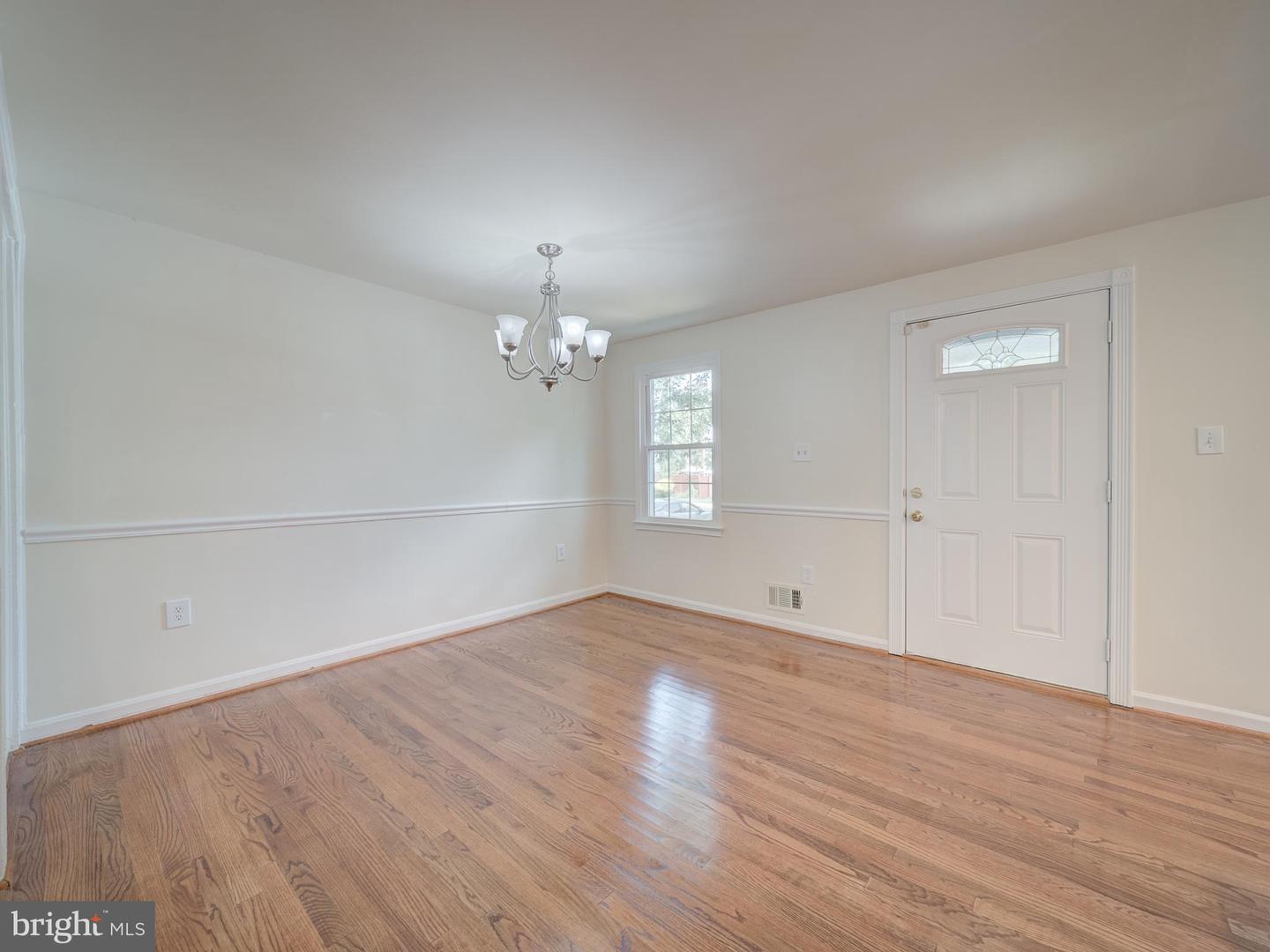 13186 PUTNAM CIR, WOODBRIDGE, Virginia 22191, 4 Bedrooms Bedrooms, ,3 BathroomsBathrooms,Residential,For sale,13186 PUTNAM CIR,VAPW2104762 MLS # VAPW2104762