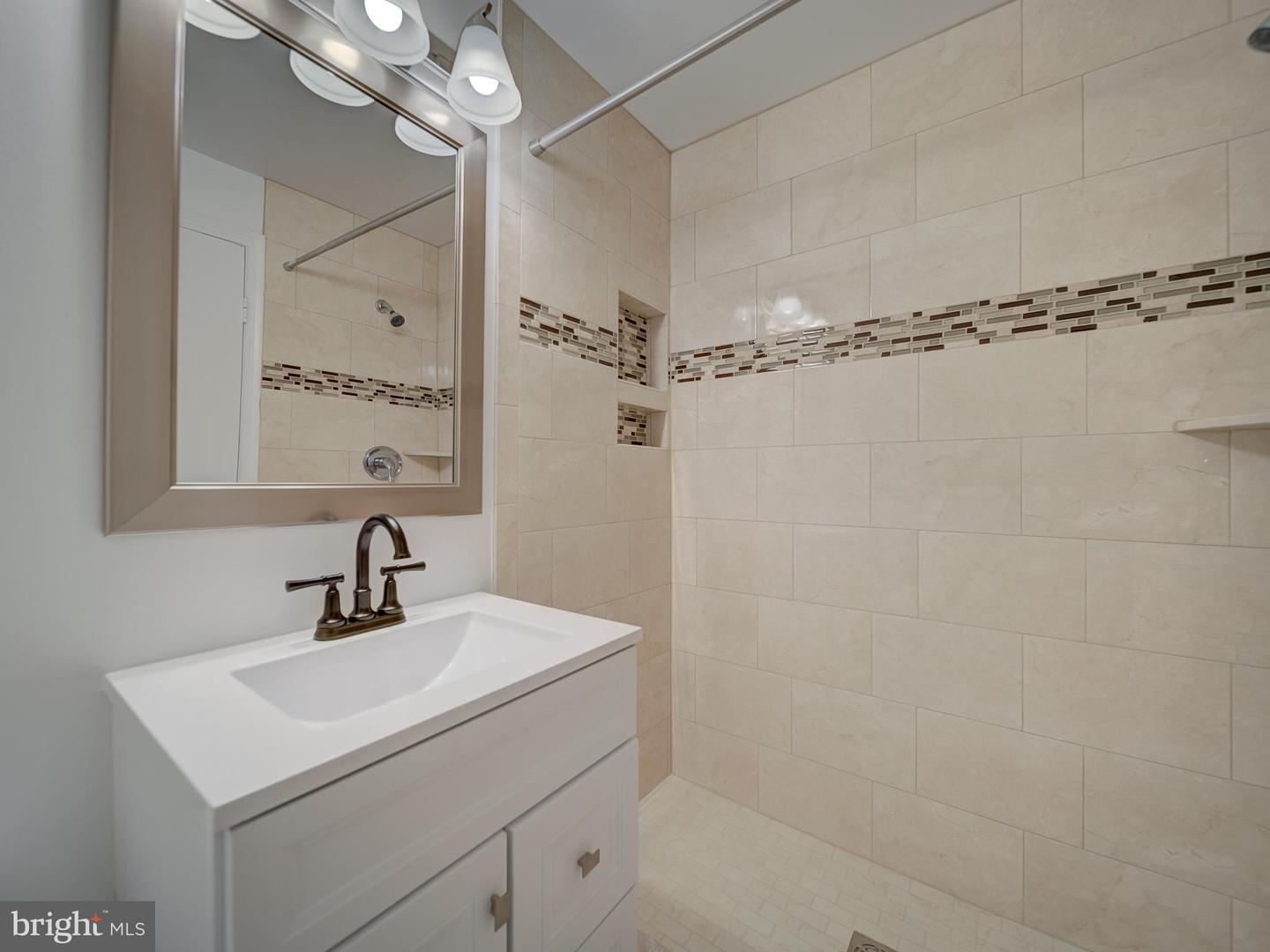 13186 PUTNAM CIR, WOODBRIDGE, Virginia 22191, 4 Bedrooms Bedrooms, ,3 BathroomsBathrooms,Residential,For sale,13186 PUTNAM CIR,VAPW2104762 MLS # VAPW2104762