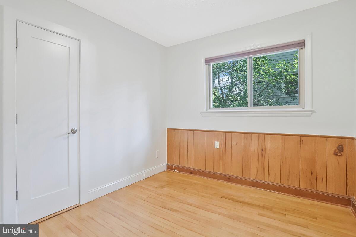 997 N SYCAMORE ST N, FALLS CHURCH, Virginia 22046, 5 Bedrooms Bedrooms, ,3 BathroomsBathrooms,Residential,For sale,997 N SYCAMORE ST N,VAFA2003308 MLS # VAFA2003308