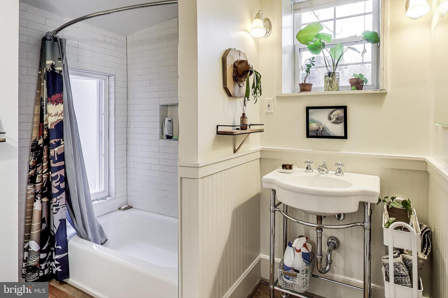 407 A ST NE, WASHINGTON, District Of Columbia 20002, 2 Bedrooms Bedrooms, ,1 BathroomBathrooms,Residential,For sale,407 A ST NE,DCDC2224280 MLS # DCDC2224280