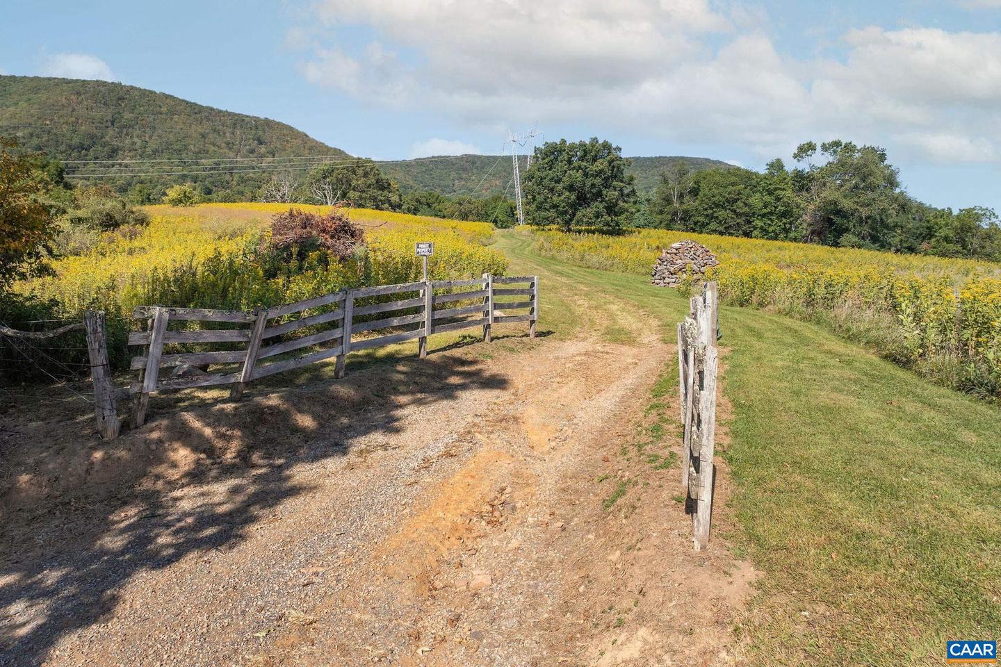 699 HENDRICKSON RD, PEMBROKE, Virginia 24136, 5 Bedrooms Bedrooms, ,3 BathroomsBathrooms,Residential,For sale,699 HENDRICKSON RD,669395 MLS # 669395 699 HENDRICKSON RD, PEMBROKE, Virginia 24136, 5 Bedrooms Bedrooms, ,3 BathroomsBathrooms,Residential,For sale,699 HENDRICKSON RD,669395 MLS # 669395