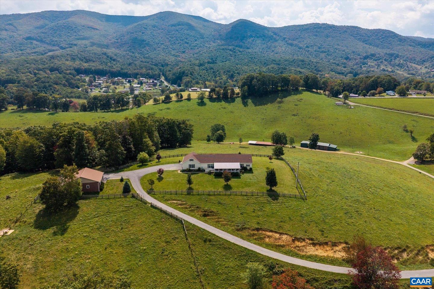 3225 LYNN HOLLOW RD, NORTH TAZEWELL, Virginia 24630, 3 Bedrooms Bedrooms, ,2 BathroomsBathrooms,Farm,For sale,3225 LYNN HOLLOW RD,669407 MLS # 669407