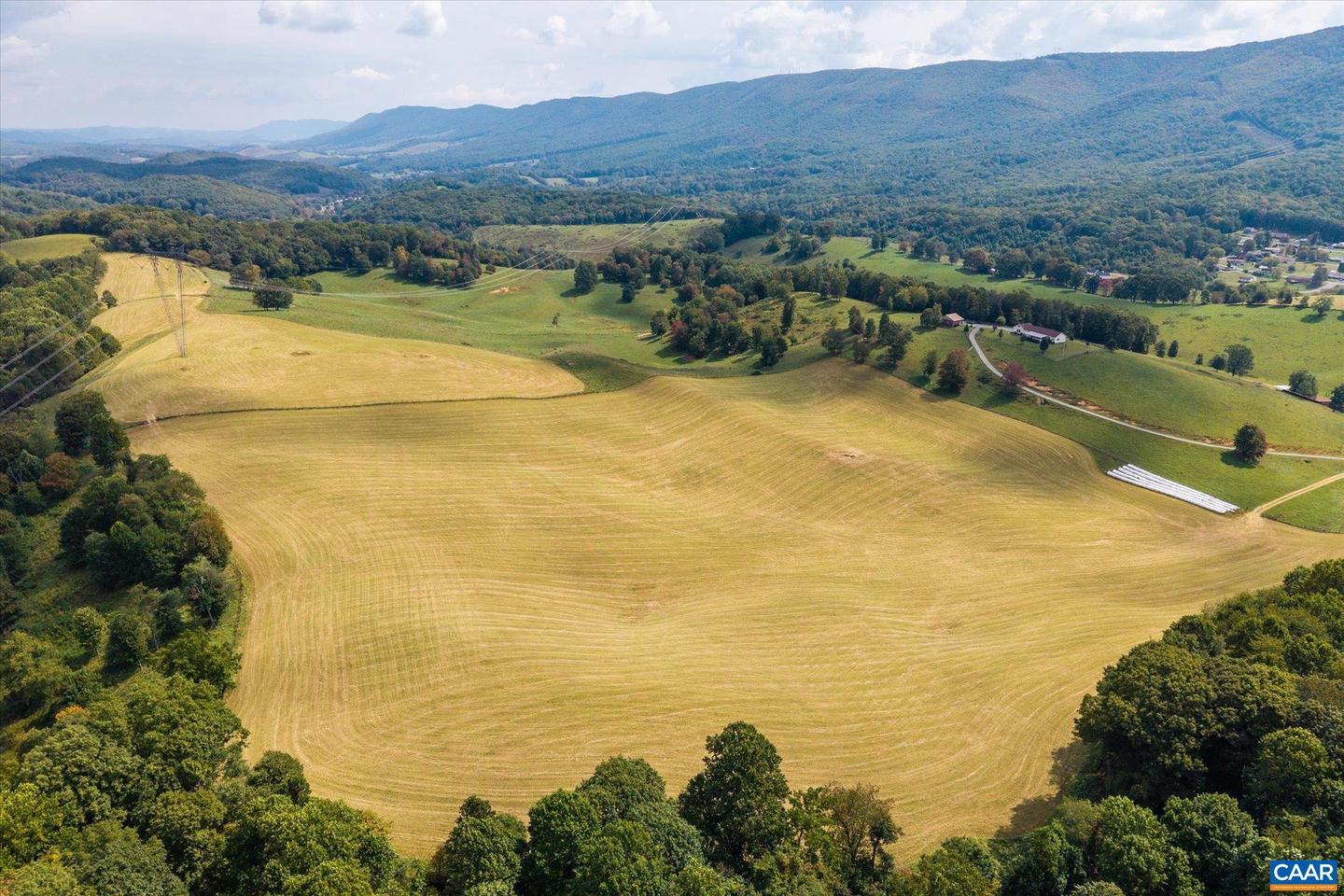 3225 LYNN HOLLOW RD, NORTH TAZEWELL, Virginia 24630, 3 Bedrooms Bedrooms, ,2 BathroomsBathrooms,Farm,For sale,3225 LYNN HOLLOW RD,669407 MLS # 669407