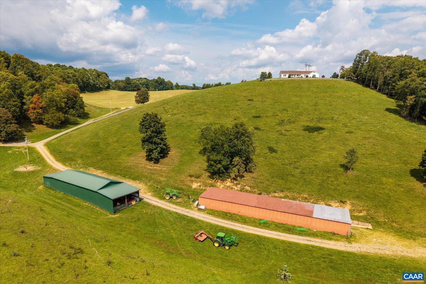 3225 LYNN HOLLOW RD, NORTH TAZEWELL, Virginia 24630, 3 Bedrooms Bedrooms, ,2 BathroomsBathrooms,Farm,For sale,3225 LYNN HOLLOW RD,669407 MLS # 669407