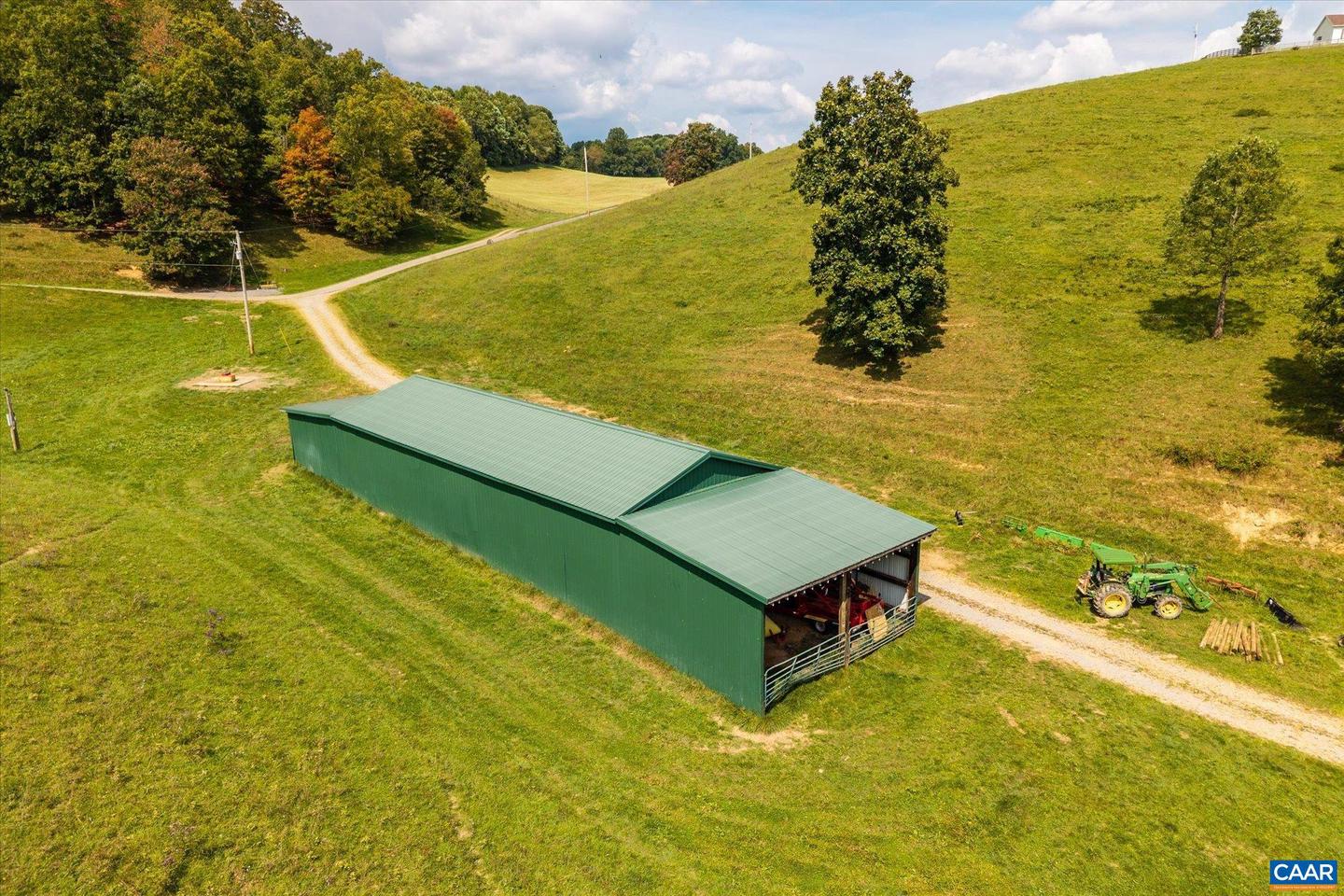 3225 LYNN HOLLOW RD, NORTH TAZEWELL, Virginia 24630, 3 Bedrooms Bedrooms, ,2 BathroomsBathrooms,Farm,For sale,3225 LYNN HOLLOW RD,669407 MLS # 669407