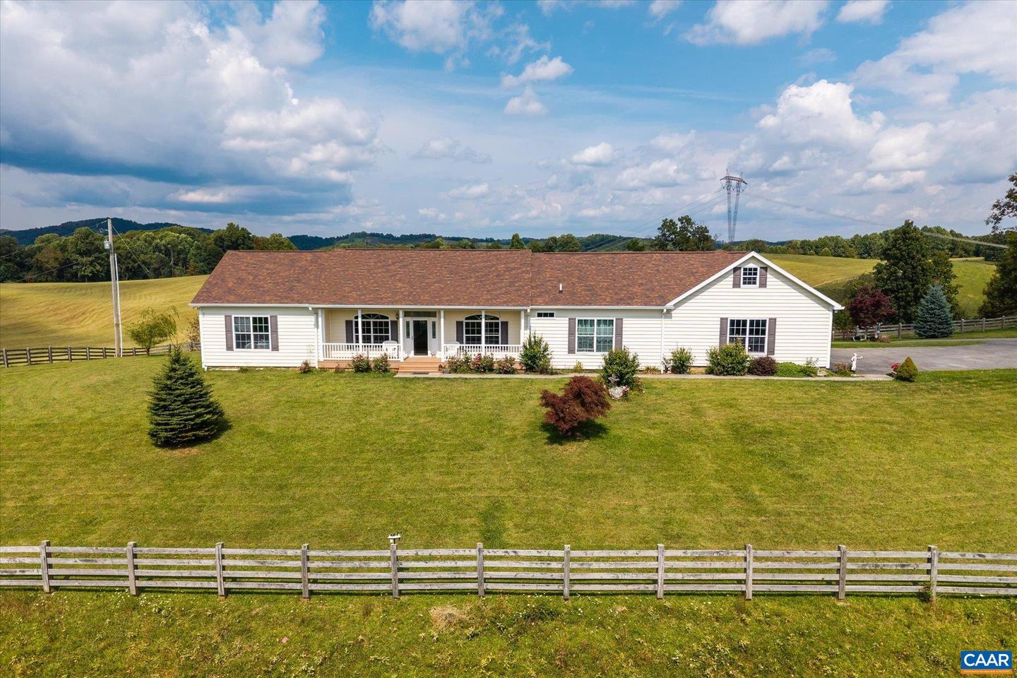 3225 LYNN HOLLOW RD, NORTH TAZEWELL, Virginia 24630, 3 Bedrooms Bedrooms, ,2 BathroomsBathrooms,Farm,For sale,3225 LYNN HOLLOW RD,669407 MLS # 669407