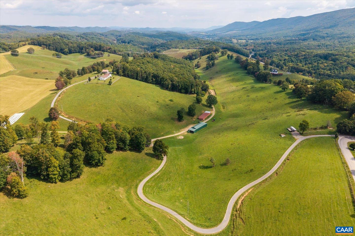 3225 LYNN HOLLOW RD, NORTH TAZEWELL, Virginia 24630, 3 Bedrooms Bedrooms, ,2 BathroomsBathrooms,Farm,For sale,3225 LYNN HOLLOW RD,669407 MLS # 669407