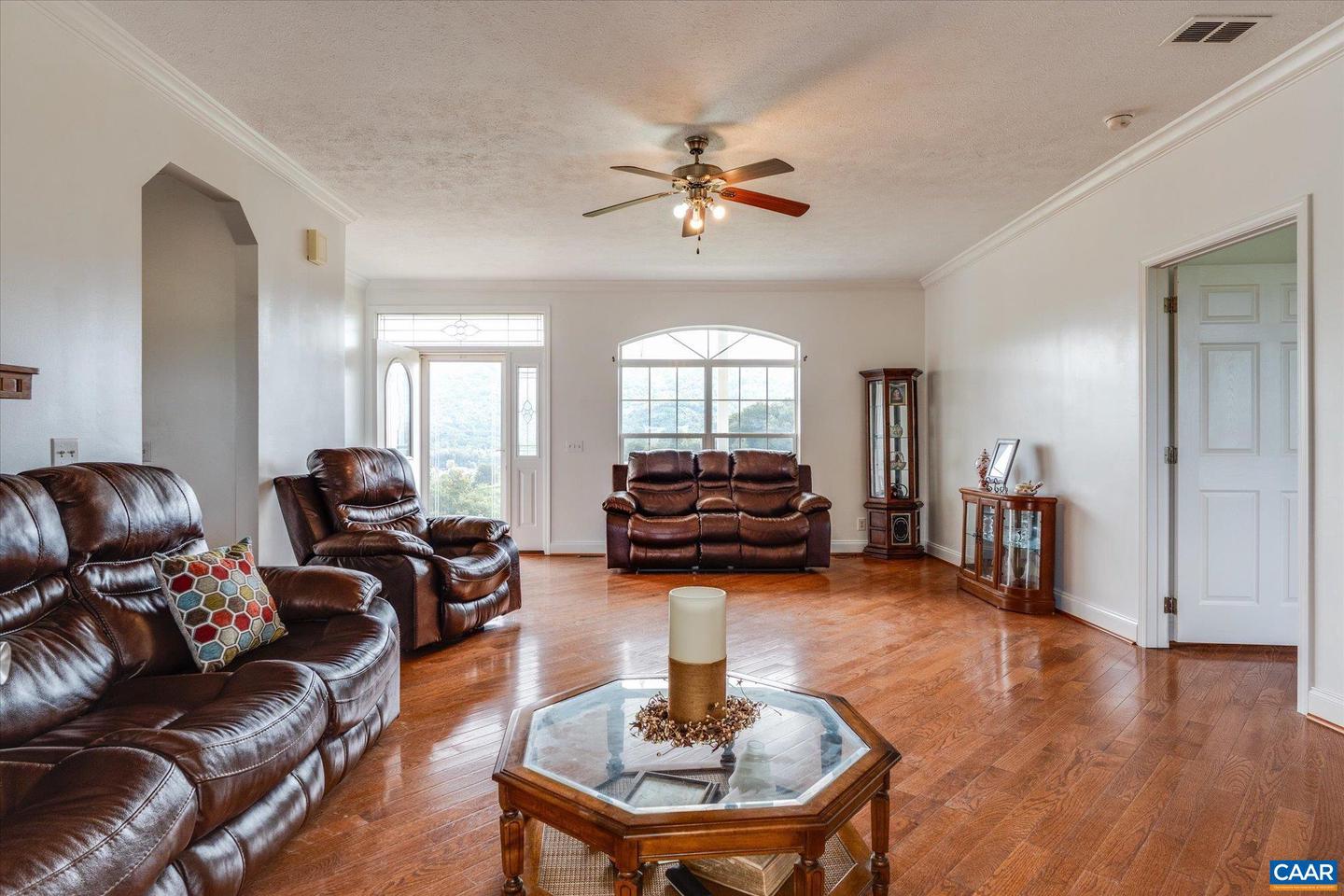 3225 LYNN HOLLOW RD, NORTH TAZEWELL, Virginia 24630, 3 Bedrooms Bedrooms, ,2 BathroomsBathrooms,Farm,For sale,3225 LYNN HOLLOW RD,669407 MLS # 669407