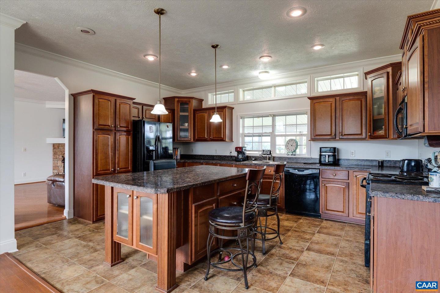 3225 LYNN HOLLOW RD, NORTH TAZEWELL, Virginia 24630, 3 Bedrooms Bedrooms, ,2 BathroomsBathrooms,Farm,For sale,3225 LYNN HOLLOW RD,669407 MLS # 669407
