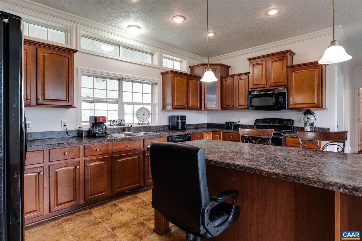 3225 LYNN HOLLOW RD, NORTH TAZEWELL, Virginia 24630, 3 Bedrooms Bedrooms, ,2 BathroomsBathrooms,Farm,For sale,3225 LYNN HOLLOW RD,669407 MLS # 669407