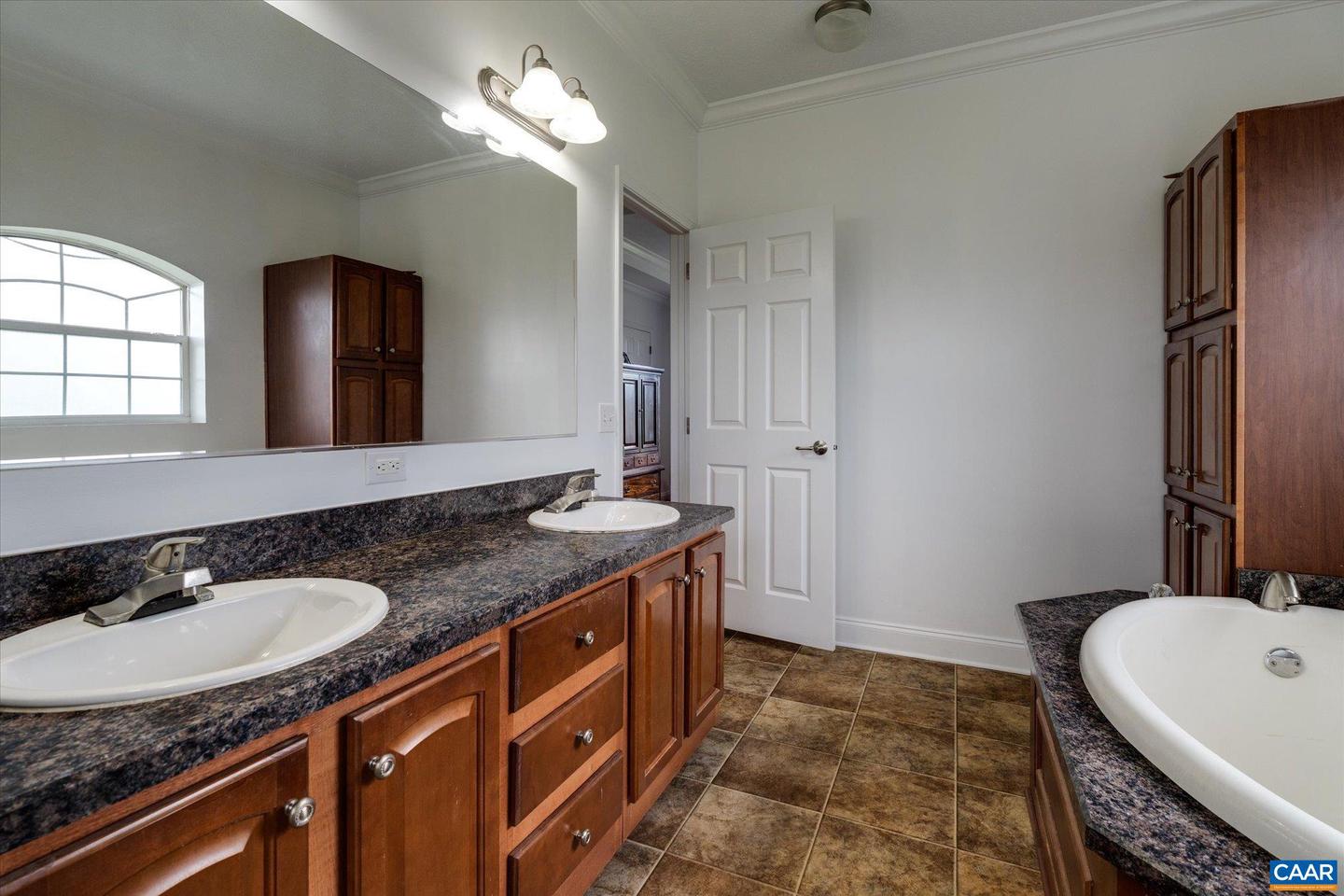 3225 LYNN HOLLOW RD, NORTH TAZEWELL, Virginia 24630, 3 Bedrooms Bedrooms, ,2 BathroomsBathrooms,Farm,For sale,3225 LYNN HOLLOW RD,669407 MLS # 669407