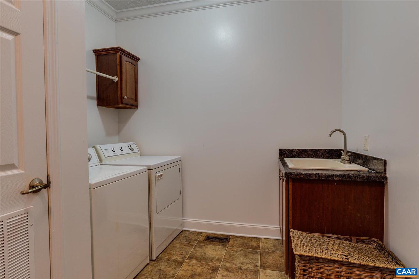 3225 LYNN HOLLOW RD, NORTH TAZEWELL, Virginia 24630, 3 Bedrooms Bedrooms, ,2 BathroomsBathrooms,Farm,For sale,3225 LYNN HOLLOW RD,669407 MLS # 669407