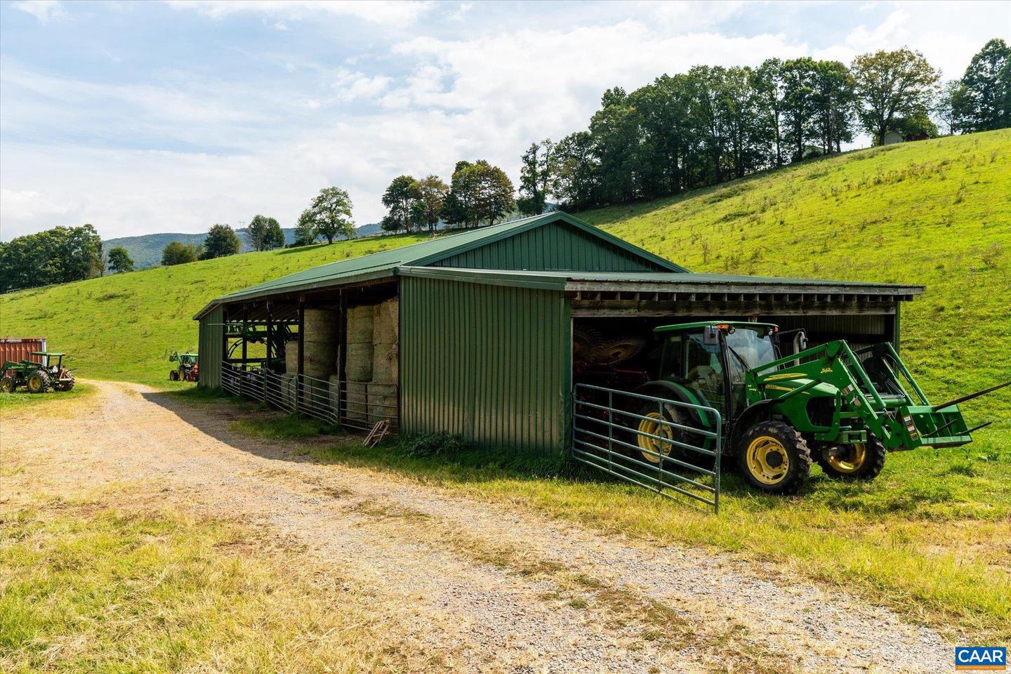 3225 LYNN HOLLOW RD, NORTH TAZEWELL, Virginia 24630, 3 Bedrooms Bedrooms, ,2 BathroomsBathrooms,Farm,For sale,3225 LYNN HOLLOW RD,669407 MLS # 669407
