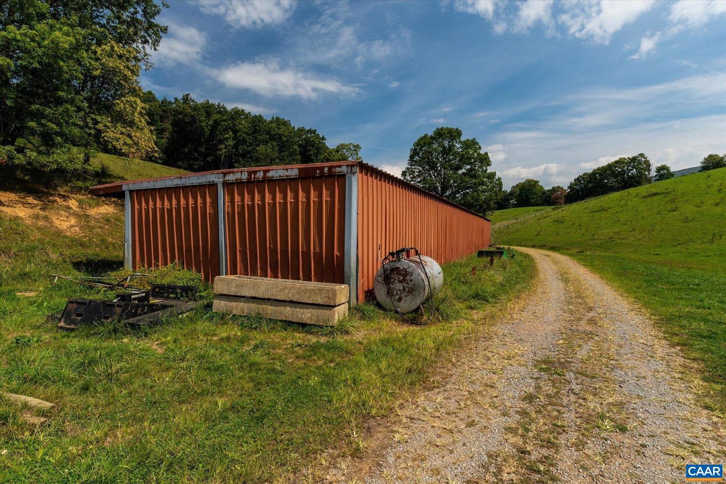 3225 LYNN HOLLOW RD, NORTH TAZEWELL, Virginia 24630, 3 Bedrooms Bedrooms, ,2 BathroomsBathrooms,Farm,For sale,3225 LYNN HOLLOW RD,669407 MLS # 669407