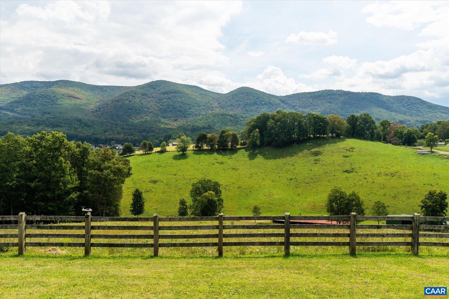 3225 LYNN HOLLOW RD, NORTH TAZEWELL, Virginia 24630, 3 Bedrooms Bedrooms, ,2 BathroomsBathrooms,Farm,For sale,3225 LYNN HOLLOW RD,669407 MLS # 669407