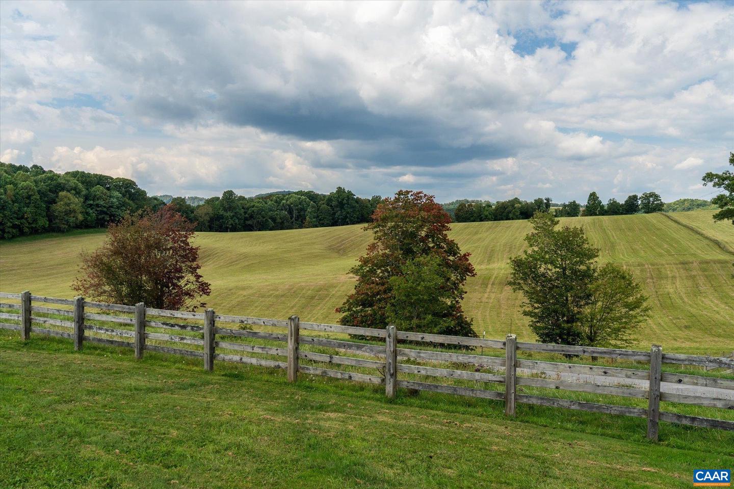 3225 LYNN HOLLOW RD, NORTH TAZEWELL, Virginia 24630, 3 Bedrooms Bedrooms, ,2 BathroomsBathrooms,Farm,For sale,3225 LYNN HOLLOW RD,669407 MLS # 669407