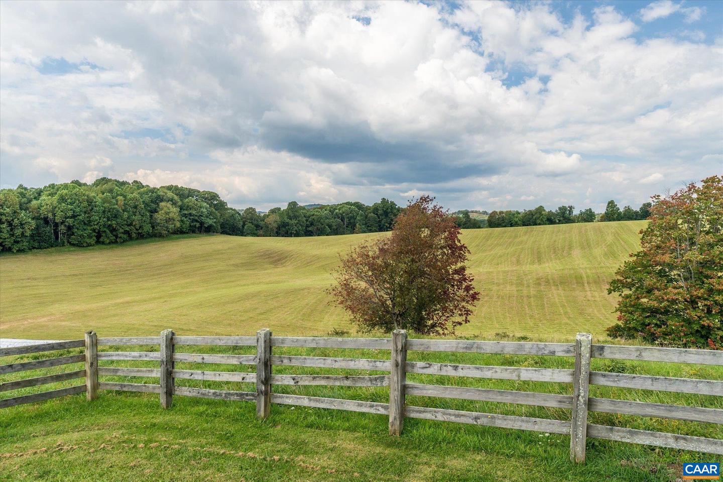 3225 LYNN HOLLOW RD, NORTH TAZEWELL, Virginia 24630, 3 Bedrooms Bedrooms, ,2 BathroomsBathrooms,Farm,For sale,3225 LYNN HOLLOW RD,669407 MLS # 669407