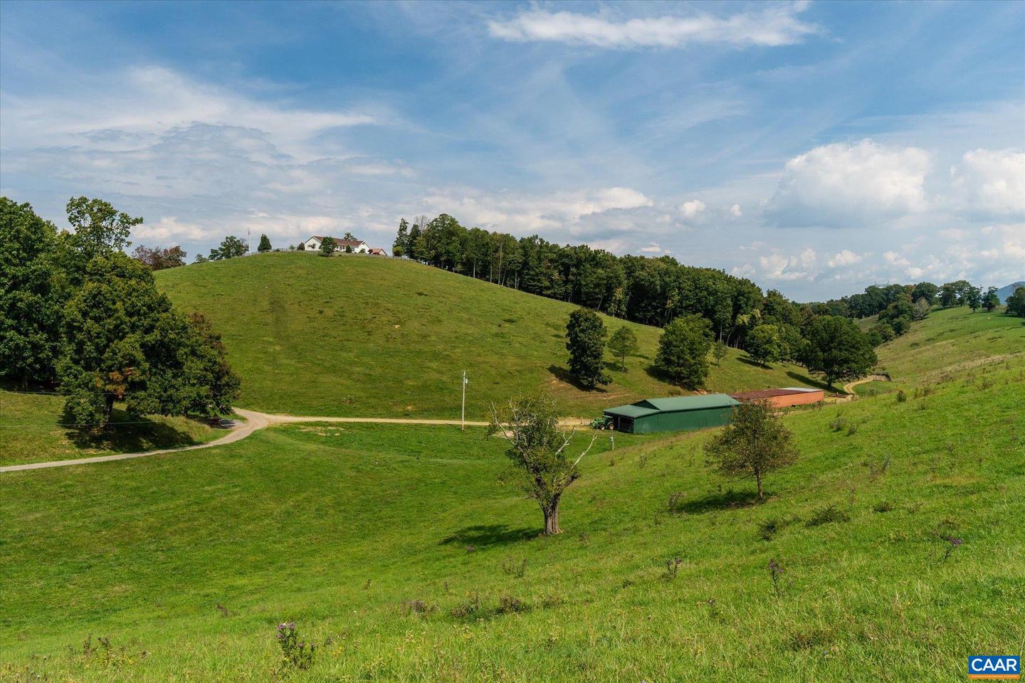 3225 LYNN HOLLOW RD, NORTH TAZEWELL, Virginia 24630, 3 Bedrooms Bedrooms, ,2 BathroomsBathrooms,Farm,For sale,3225 LYNN HOLLOW RD,669407 MLS # 669407
