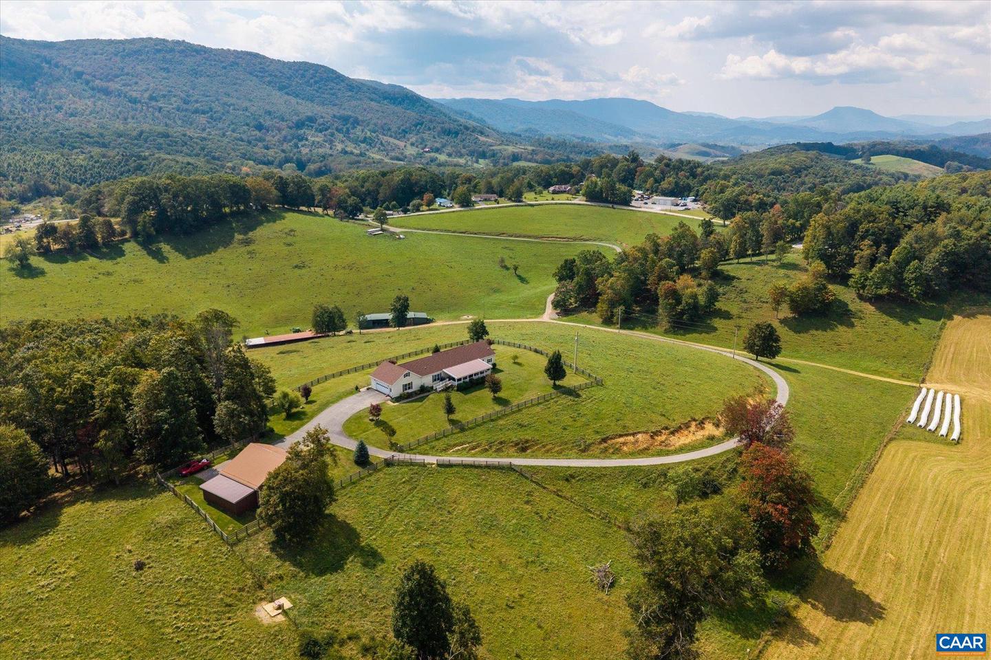 3225 LYNN HOLLOW RD, NORTH TAZEWELL, Virginia 24630, 3 Bedrooms Bedrooms, ,2 BathroomsBathrooms,Farm,For sale,3225 LYNN HOLLOW RD,669407 MLS # 669407