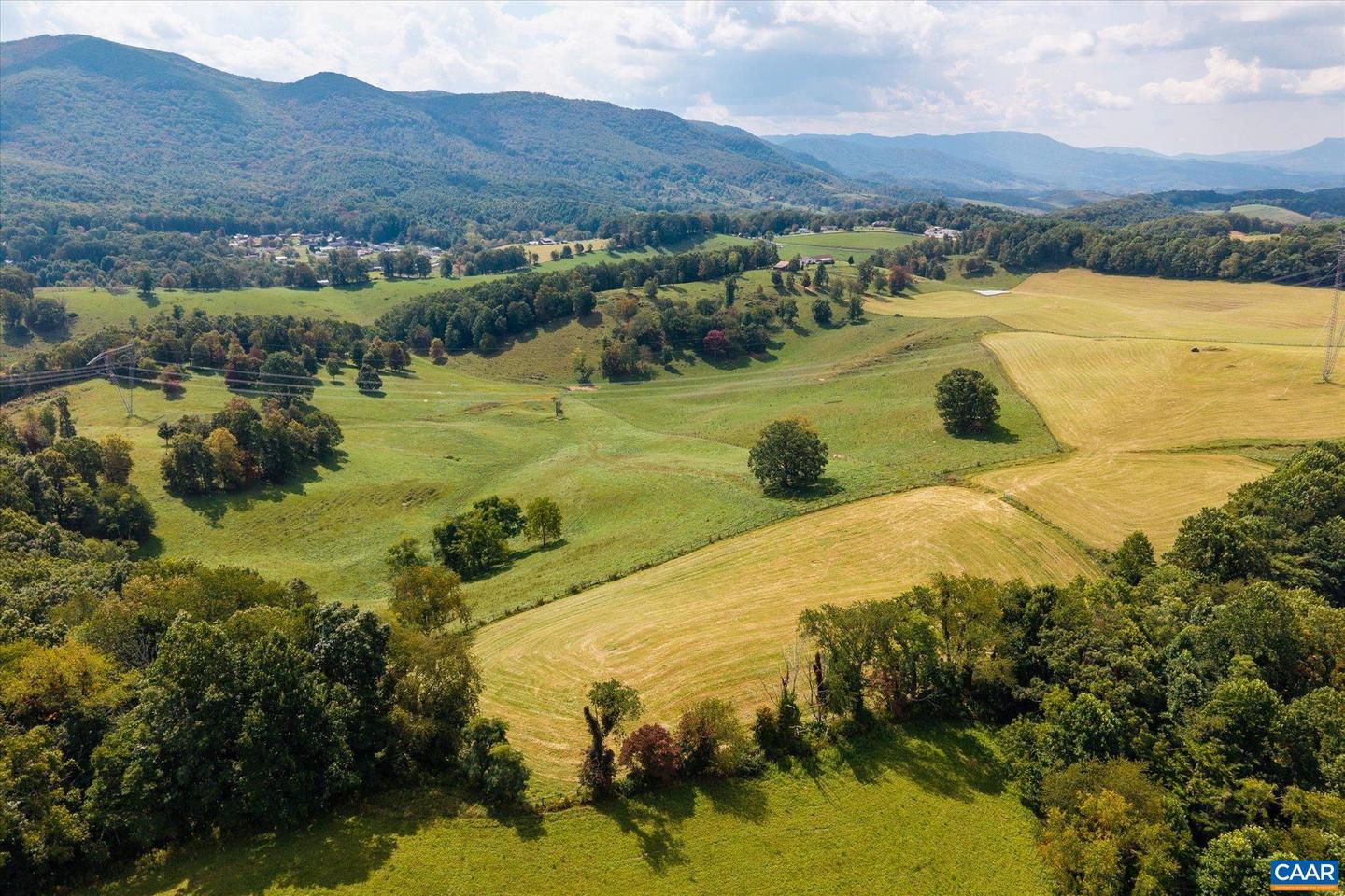 3225 LYNN HOLLOW RD, NORTH TAZEWELL, Virginia 24630, 3 Bedrooms Bedrooms, ,2 BathroomsBathrooms,Farm,For sale,3225 LYNN HOLLOW RD,669407 MLS # 669407