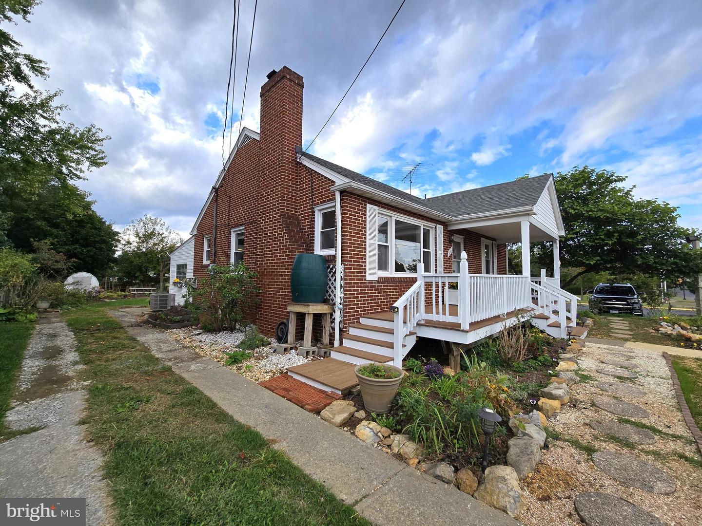 513 VAN FOSSEN ST, WINCHESTER, Virginia 22601, 4 Bedrooms Bedrooms, ,2 BathroomsBathrooms,Residential,For sale,513 VAN FOSSEN ST,VAWI2007924 MLS # VAWI2007924