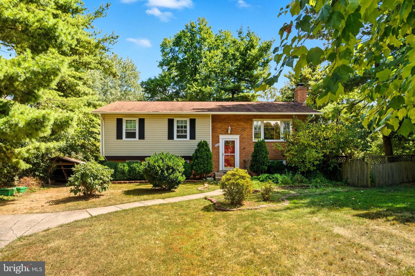 838 COLVIN CT, HERNDON, Virginia 20170, 5 Bedrooms Bedrooms, ,3 BathroomsBathrooms,Residential,For sale,838 COLVIN CT,VAFX2261206 MLS # VAFX2261206