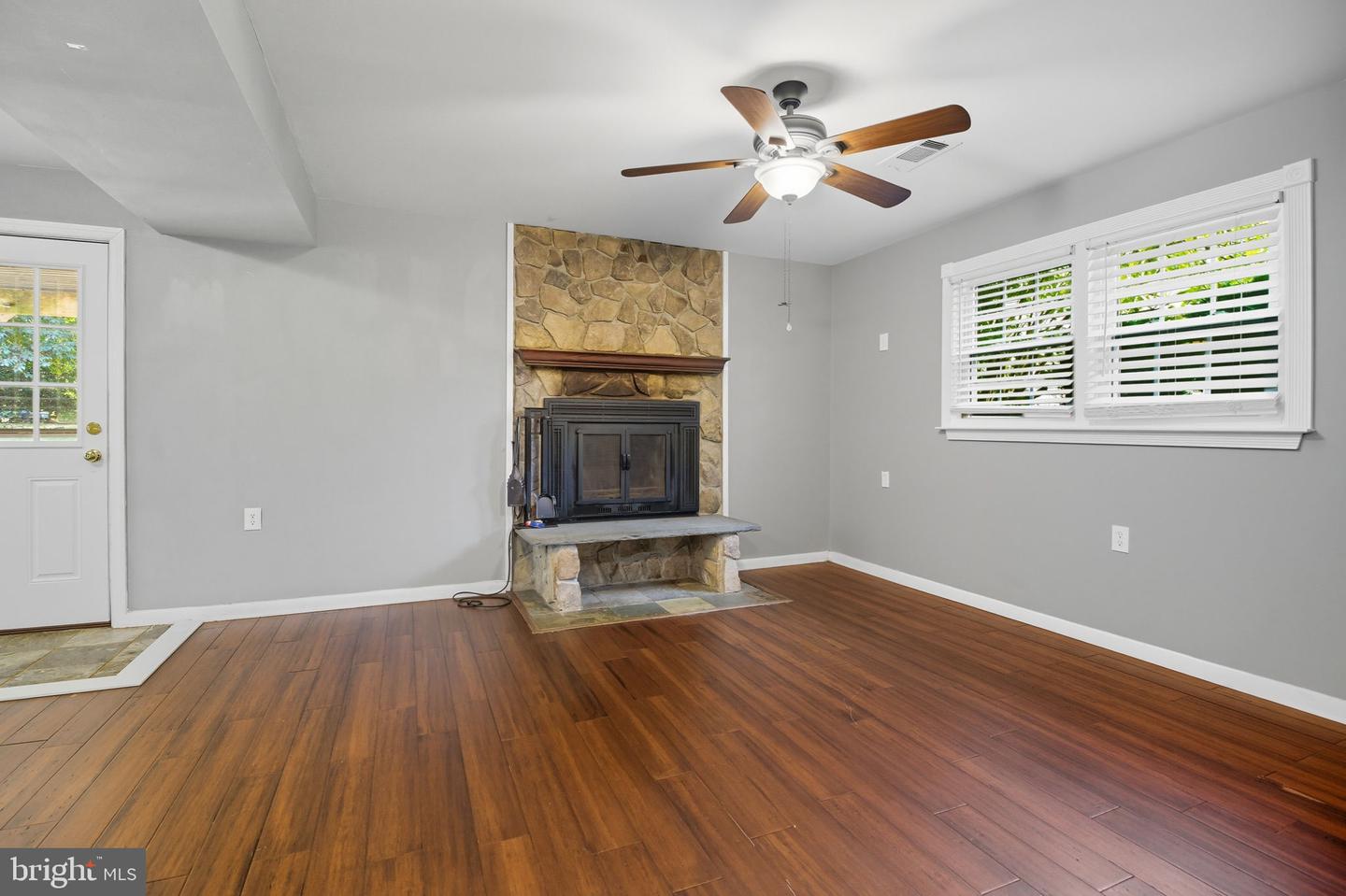 838 COLVIN CT, HERNDON, Virginia 20170, 5 Bedrooms Bedrooms, ,3 BathroomsBathrooms,Residential,For sale,838 COLVIN CT,VAFX2261206 MLS # VAFX2261206