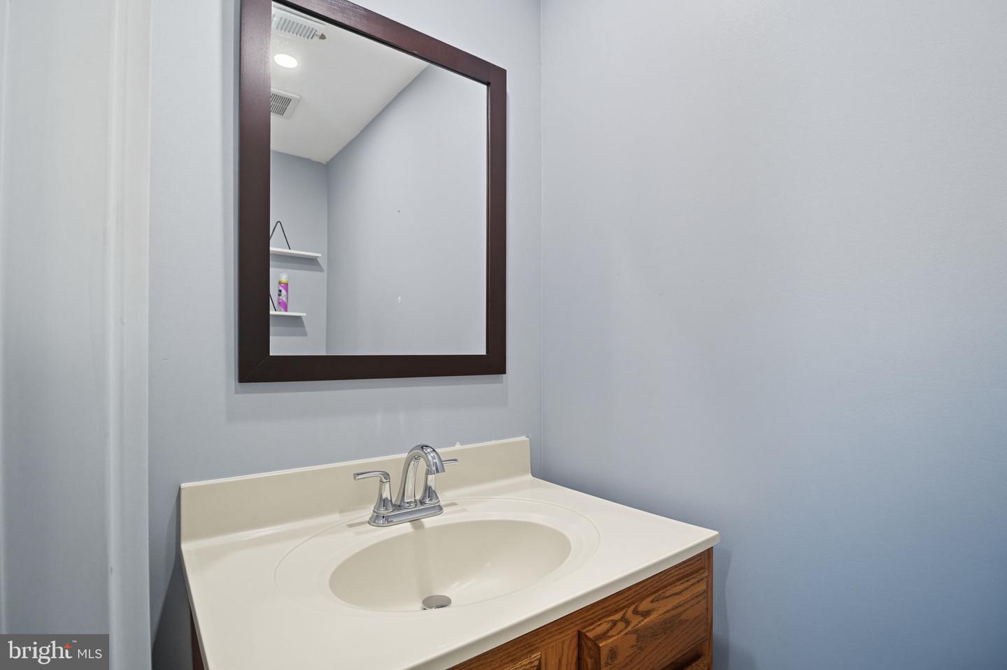 838 COLVIN CT, HERNDON, Virginia 20170, 5 Bedrooms Bedrooms, ,3 BathroomsBathrooms,Residential,For sale,838 COLVIN CT,VAFX2261206 MLS # VAFX2261206