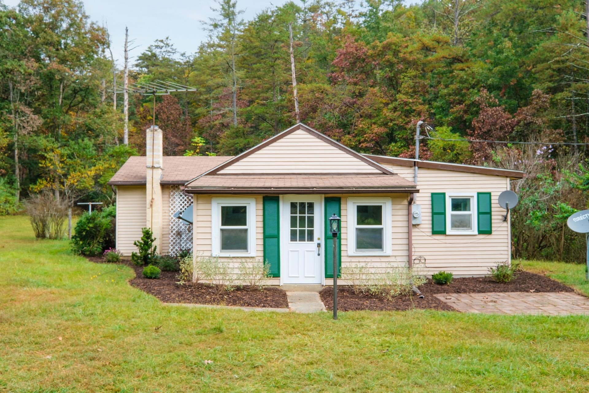 19692 OVERLY HOLLOW RD, BERGTON, Virginia 22811, 2 Bedrooms Bedrooms, ,1 BathroomBathrooms,Residential,19692 OVERLY HOLLOW RD,669403 MLS # 669403