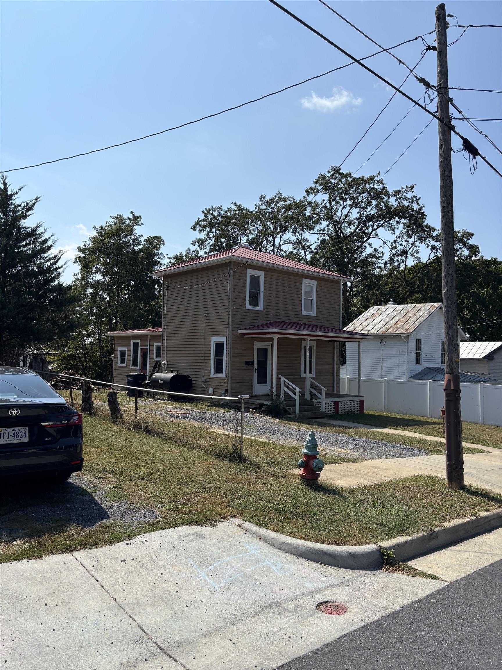 655 E ROCK ST, HARRISONBURG, Virginia 22802, 3 Bedrooms Bedrooms, ,1 BathroomBathrooms,Residential,655 E ROCK ST,669418 MLS # 669418