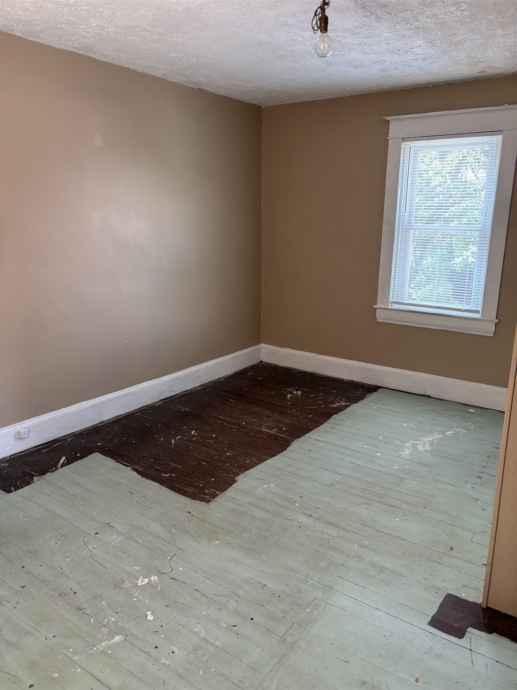 655 E ROCK ST, HARRISONBURG, Virginia 22802, 3 Bedrooms Bedrooms, ,1 BathroomBathrooms,Residential,655 E ROCK ST,669418 MLS # 669418