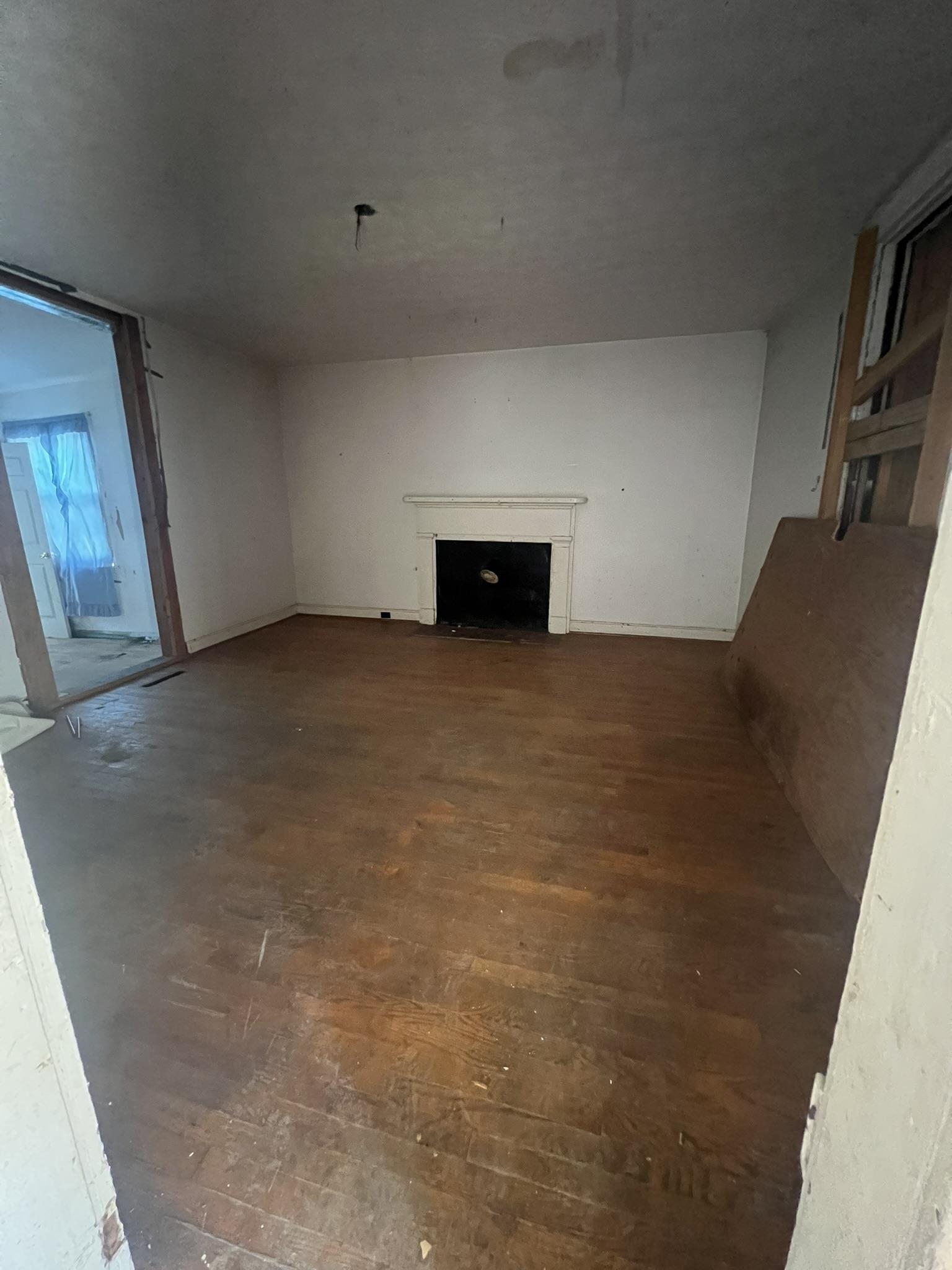 1105 W JOHNSON, STAUNTON, Virginia 24401, 4 Bedrooms Bedrooms, ,2 BathroomsBathrooms,Residential,1105 W JOHNSON,669419 MLS # 669419