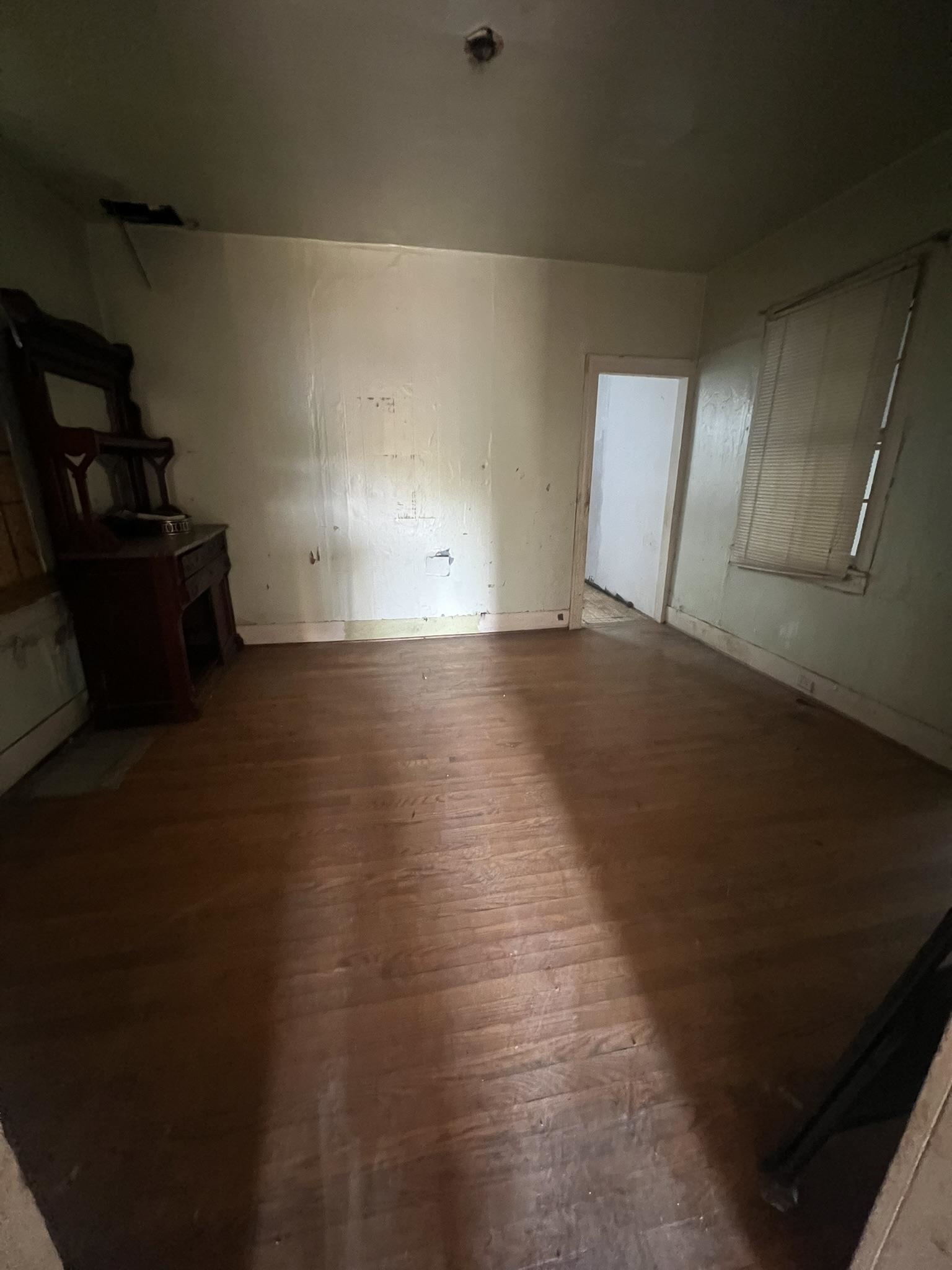 1105 W JOHNSON, STAUNTON, Virginia 24401, 4 Bedrooms Bedrooms, ,2 BathroomsBathrooms,Residential,1105 W JOHNSON,669419 MLS # 669419