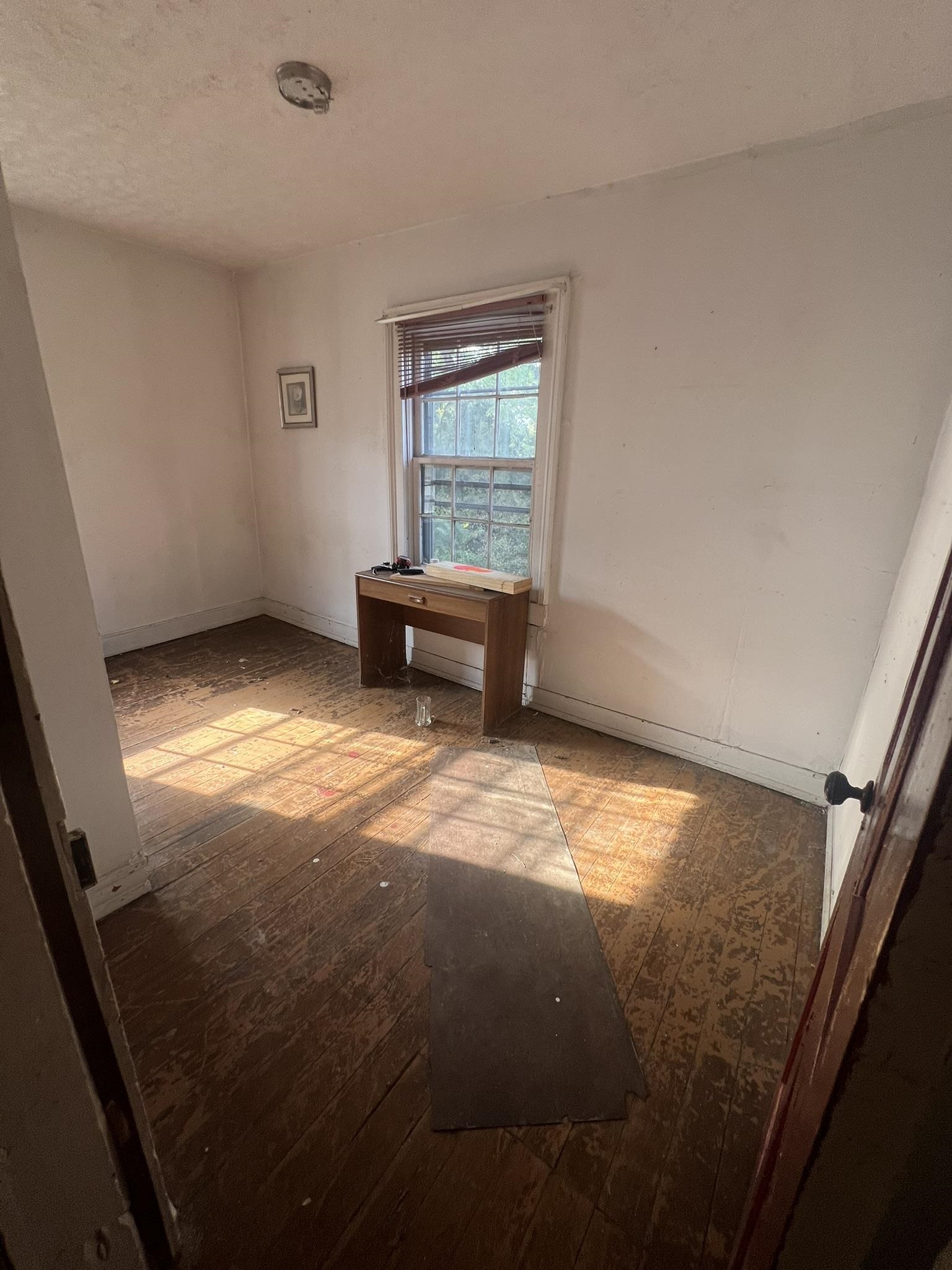 1105 W JOHNSON, STAUNTON, Virginia 24401, 4 Bedrooms Bedrooms, ,2 BathroomsBathrooms,Residential,1105 W JOHNSON,669419 MLS # 669419