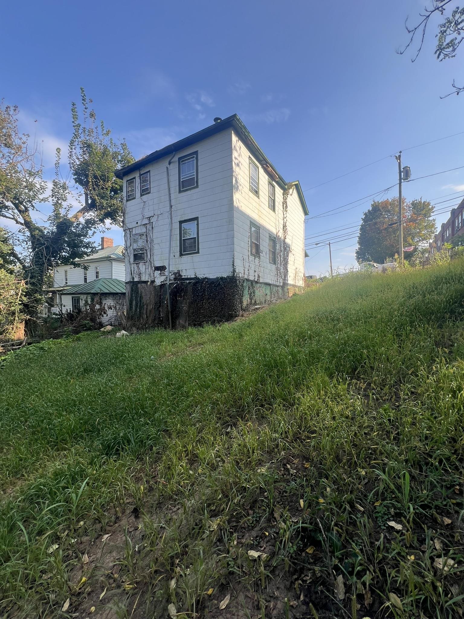 1105 W JOHNSON, STAUNTON, Virginia 24401, 4 Bedrooms Bedrooms, ,2 BathroomsBathrooms,Residential,1105 W JOHNSON,669419 MLS # 669419